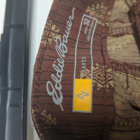 Eddie Bauer Travex Men’s Shorts Size 32 Brown Geometric Print  Stretch Nylon - Picture 2 of 12